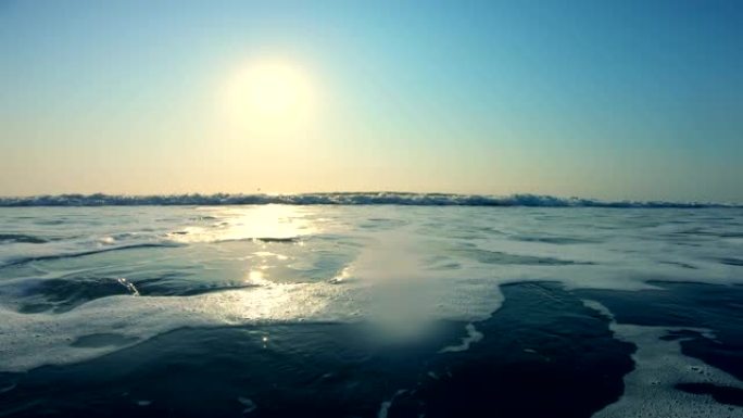 海上日出水花浪花流动流淌流水