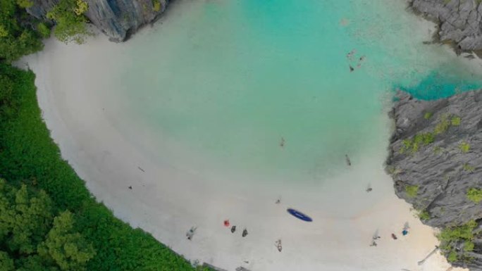 菲律宾巴拉望埃尔尼多马廷洛克岛上隐藏海滩的空中无人机视图-游览C路线-热带风景中的天堂泻湖