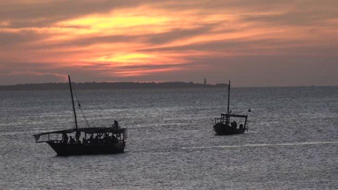 坦桑尼亚桑给巴尔岛海岸附近的印度洋渔船。