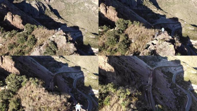 墨西哥奇瓦瓦州历史悠久的巴托皮拉斯镇附近惊人的铜峡谷系统的无人驾驶飞机全景