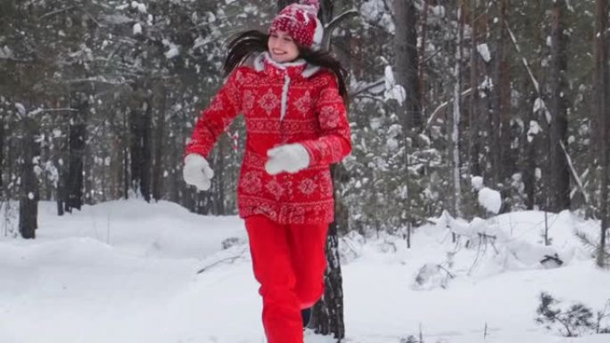 在公园玩雪的女孩升格视频外国人老外冬天游