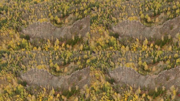 秋天森林中的岩石鸟瞰图。