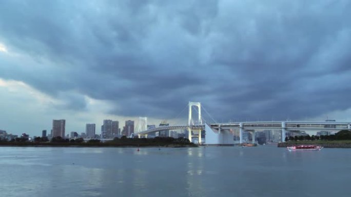 日本河口市上的长桥