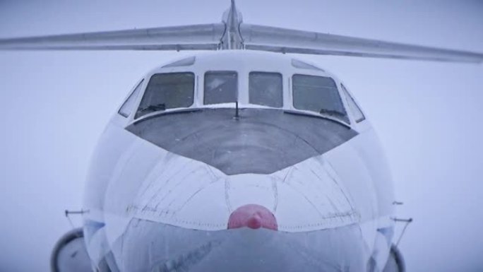 飞机的雪舱