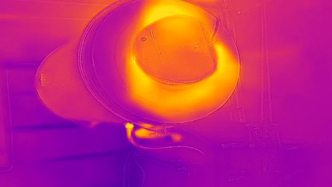 热像仪扫描仪上的热水器图像