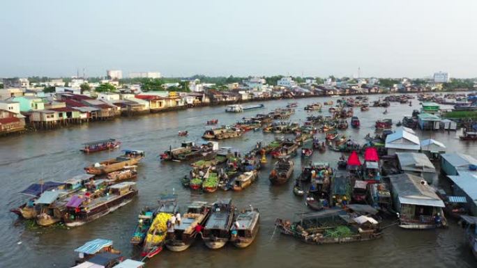 蔡朗浮动市场的全球视野，当地人向越南芹苴交换商品