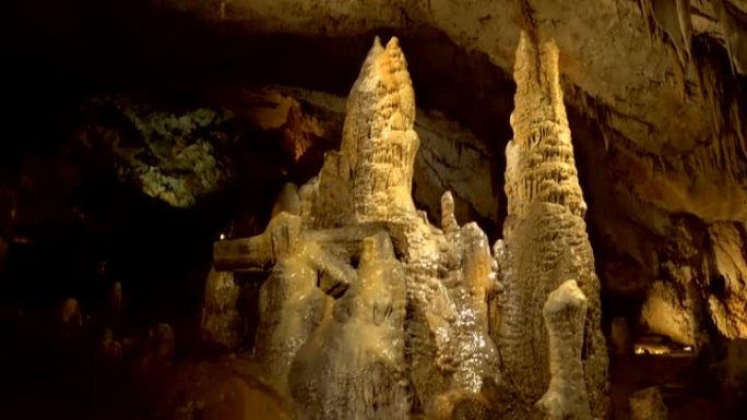 在采蒂涅附近的利帕洞穴内。
