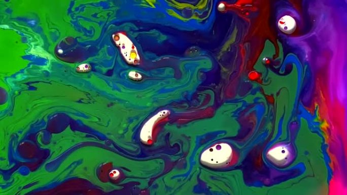 带油的水中彩色水彩墨水。未来趋势背景。