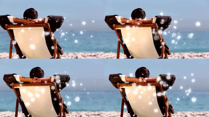 白人男子坐在海边的躺椅上，带着泡泡光动画