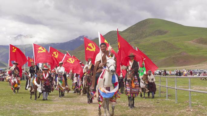 藏族节日 骑马 牵马 奔腾 赛马日 白色