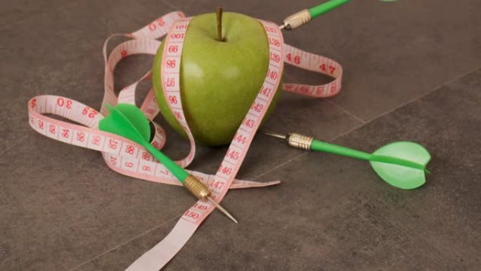 青苹果，卷尺和飞镖，致力于减肥，