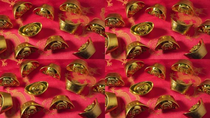 许多带有中文的金元宝上都写着“好运”。慢慢的锅。中国新年。农历新年。