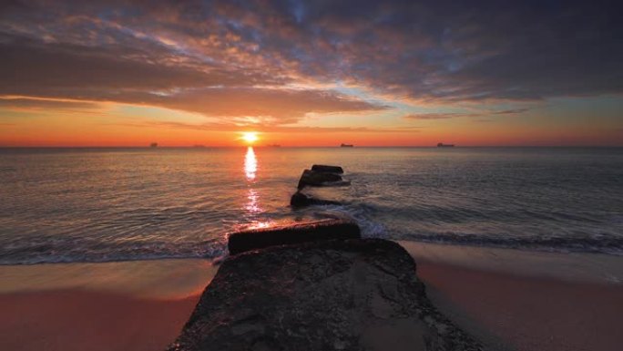 海上美丽的日出夕阳