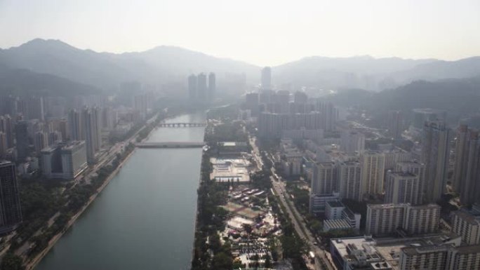 香港航机v116沿沙田城母河飞越，享有市景