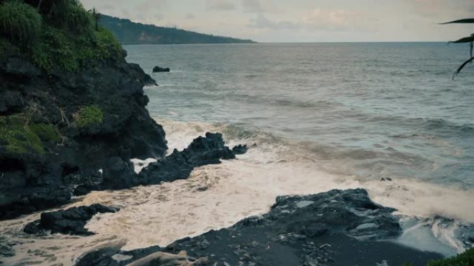 太平洋上的海滩和海岸的毛伊岛海景