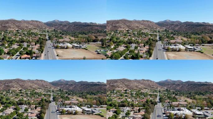 美国加利福尼亚州圣地亚哥县郊区小城市波威的鸟瞰图。