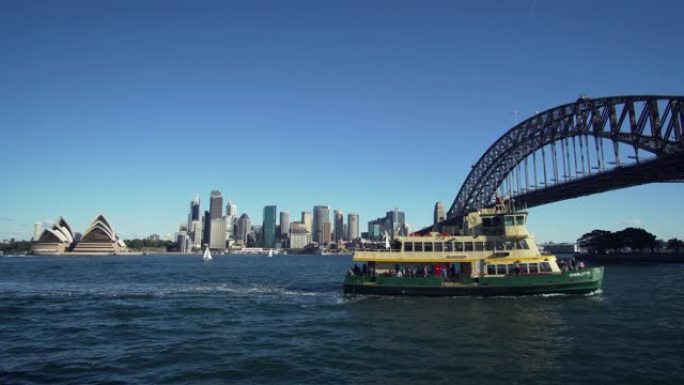 澳大利亚美丽的早晨，有渡轮和悉尼海伯桥