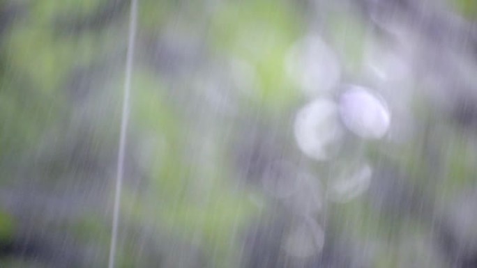 大雨倾盆大雨白天降雨。