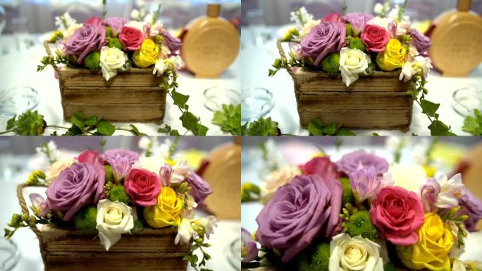 桌上的花卉装饰桌上的花卉装饰