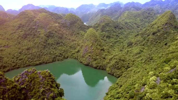 梦幻般的上全景下龙湾绿岛与峡湾