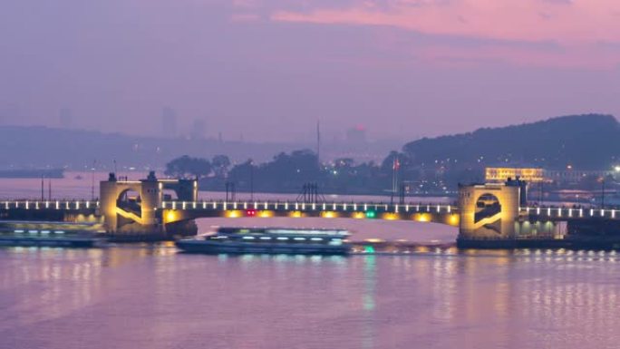 早上在土耳其首都伊斯坦布尔的Timelapse Galata桥