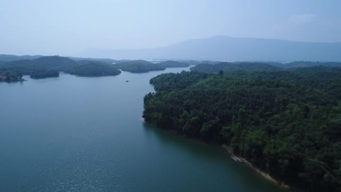 从空中到老挝的万旺水保护区
