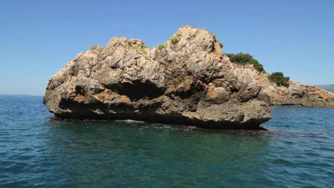 暑假期间，从小白船头看到美丽的海景和风景