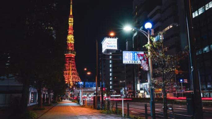 4k延时: 日本东京塔的倾斜日落黄昏是著名的地标，可欣赏城市景观，高峰时段的汽车和夜间道路上的人