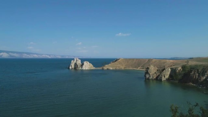 夏季贝加尔湖奥尔洪岛全景美丽的风景