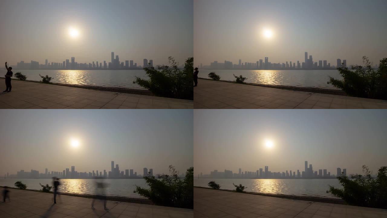 阳光灿烂的一天长沙市著名的三角洲公园河滨湾全景延时4k中国