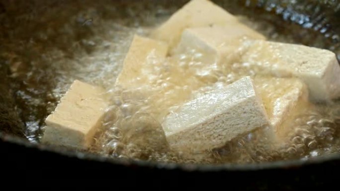 平底锅煎豆腐视频素材热量调味料健康平底锅