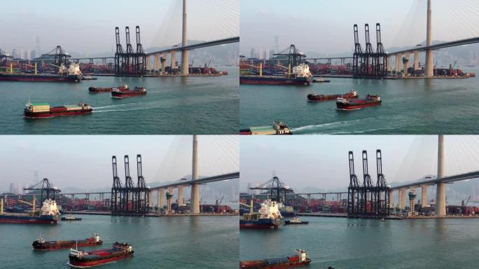 中国香港的集装箱货物破船。