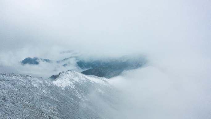 航拍陕西太白山雪景云海