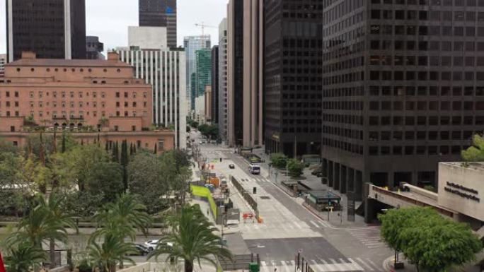 新型冠状病毒肺炎大流行期间洛杉矶市中心的空荡荡的街道