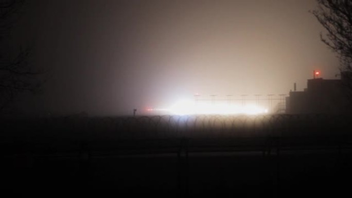 雾中的跑道和频闪线雾导航