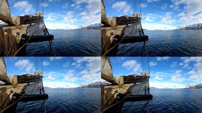 斯瓦尔巴群岛乘船前往北部峡湾，冰川