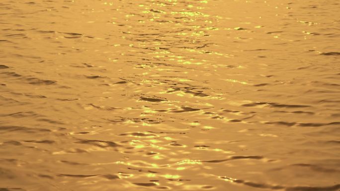 金色波光粼粼的水面江面湖面
