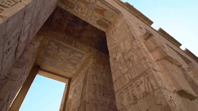 梅迪内·哈布神庙。埃及，卢克索。Medinet Habu的Ramesses III太平间庙宇是埃及卢