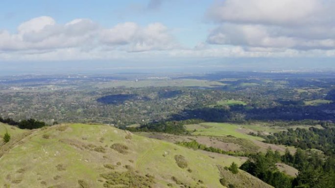 美丽的硅谷风景。无人机航拍画面。