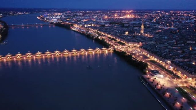 法国港口城市波尔多在加龙河和石桥上的城市景观