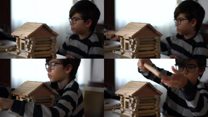 快乐男孩玩木头房子