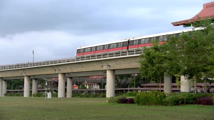 离开新加坡中国花园站的捷运列车的景色