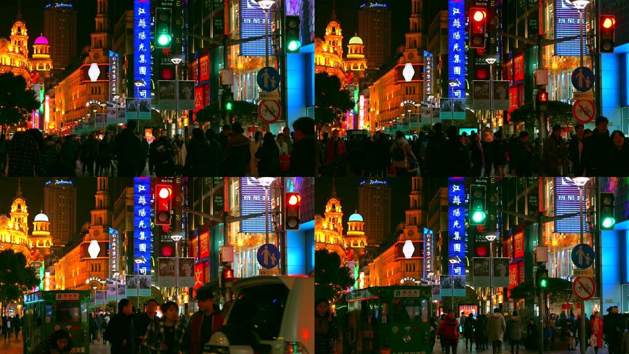 中国上海南京路的广告牌和霓虹灯。