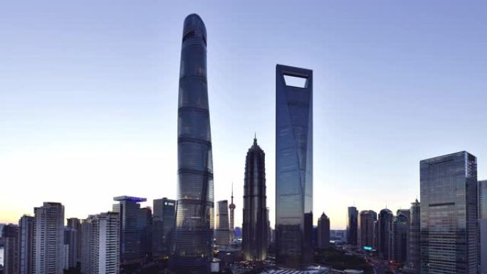 4K: 中国白天到晚上的上海陆家嘴城市景观