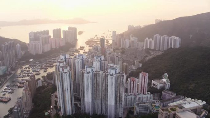 香港空中v153飞越香港仔地区，日落时分可欣赏市景