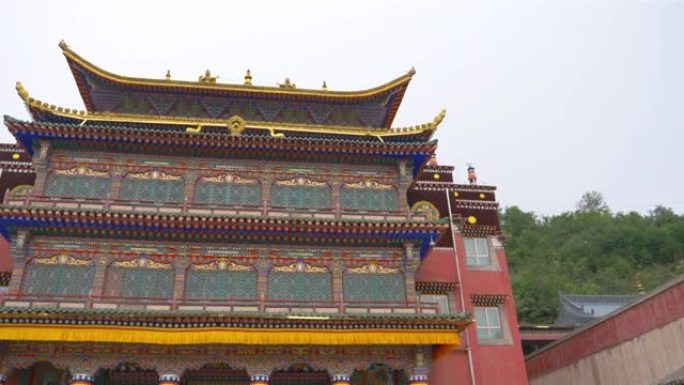 塔尔寺昆布寺位于中国青海西宁湟中县的一座藏传佛教寺院。