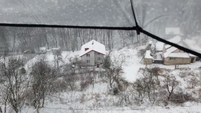 城市的冬天。雪射。