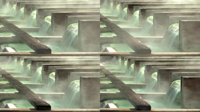 用热水给草津温泉喂水的木制滑道。日本生活方式、文化和旅游。