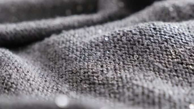 缓慢倾斜闪亮的灰色连衣裙针织品，带亮片4K