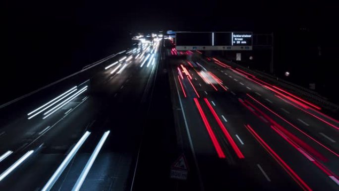 夜间德国A3高速公路交通密集的时间流逝